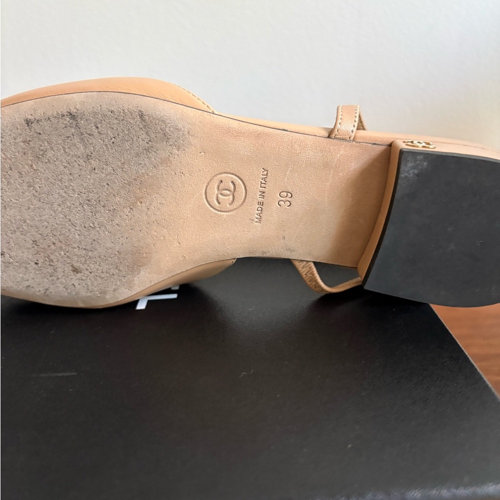 CHANEL Beige and Black Slingback Flats - Picture 9 of 10
